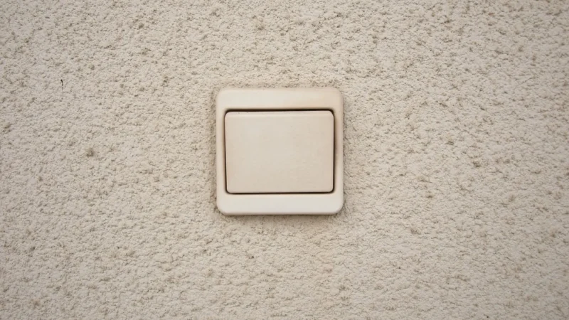 Wyłączniki i włączniki – podstawowe elementy instalacji elektrycznej